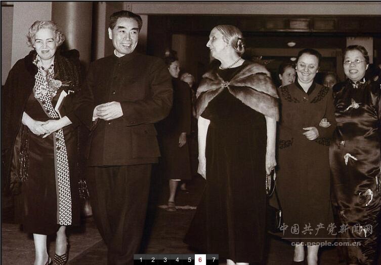1956꣬ܶ(li)fcڱϯ(gu)HDŮ(lin)ϕ(hu)(hu)Ŀһ